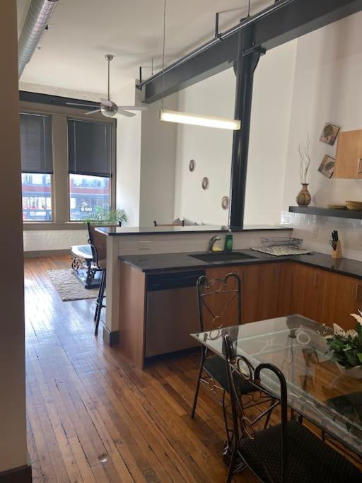 Charming 2 Bedroom Apartment Near Vcu Richmond Extérieur photo